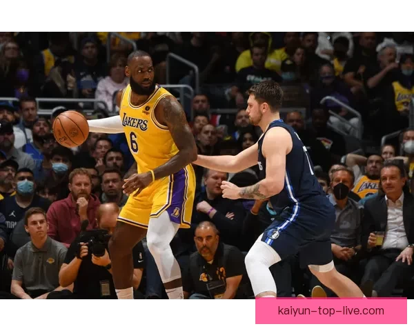 湖人连败东契奇里夫斯遭打击 霍华德喊话愿复出助球队